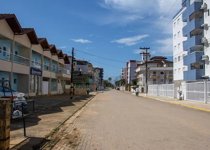 #202.Apê Novo, Telado e Pet-Friendly! 2 Suítes, Sacada Gourmet Ubatuba